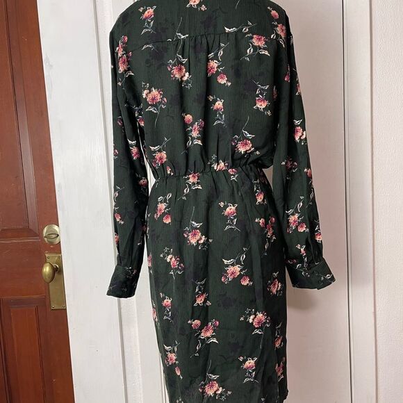 Everleigh green button down floral dress - Picture 5 of 8